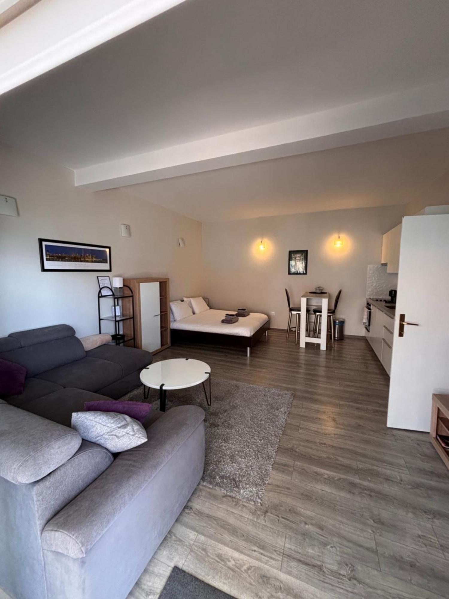 Studio Apartment Luxe- 10Min To Old Town ดูบรอฟนิก ภายนอก รูปภาพ